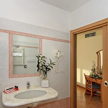 Katy Отель Виареджо