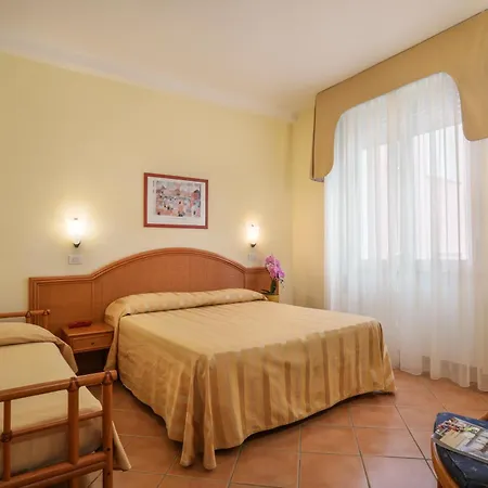 Katy Отель Виареджо