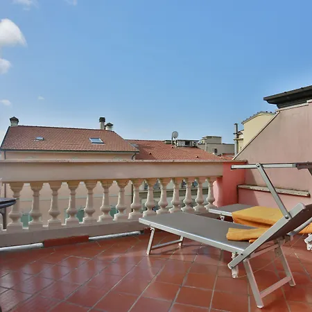 Katy 3* Виареджо